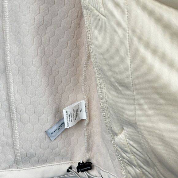 Magellan Outdoors Women's XL Jacket - Hickory Canyon Softshell Jacket in Cream - Picture 8 of 12